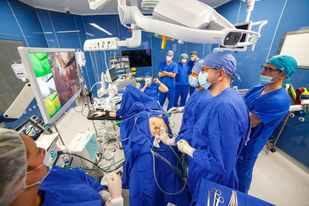 NEW Hospital hirurzi isprobali nove tehnologije