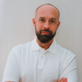 dr Mikloš Njiradi